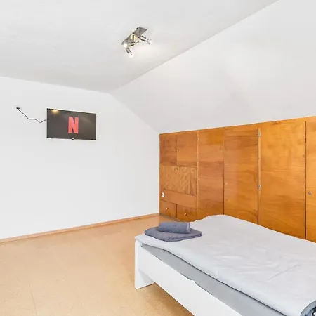 Raumschmide Ebersbach 아파트 *