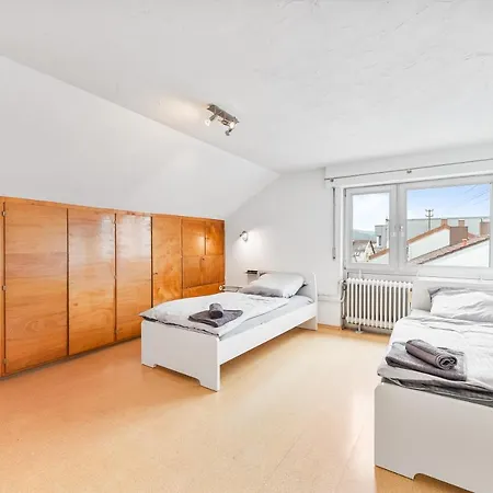 Raumschmide Ebersbach 아파트 *