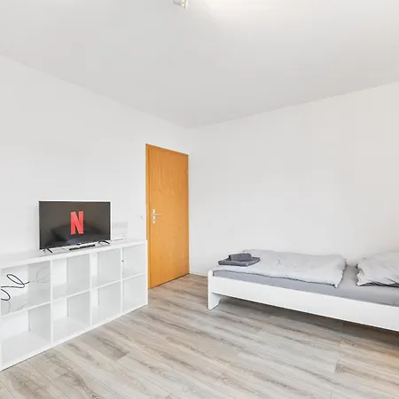 Raumschmide Ebersbach 아파트 *