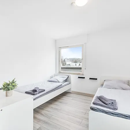 Raumschmide Ebersbach 아파트 *