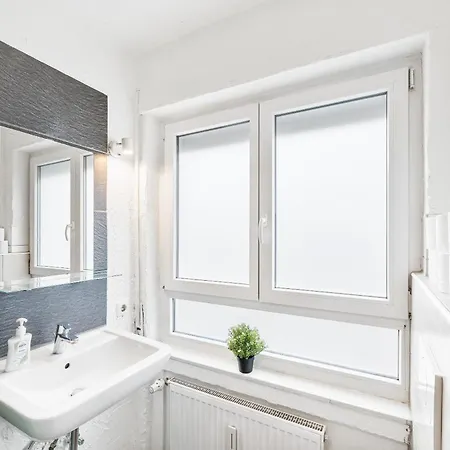 Raumschmide Ebersbach 아파트 *